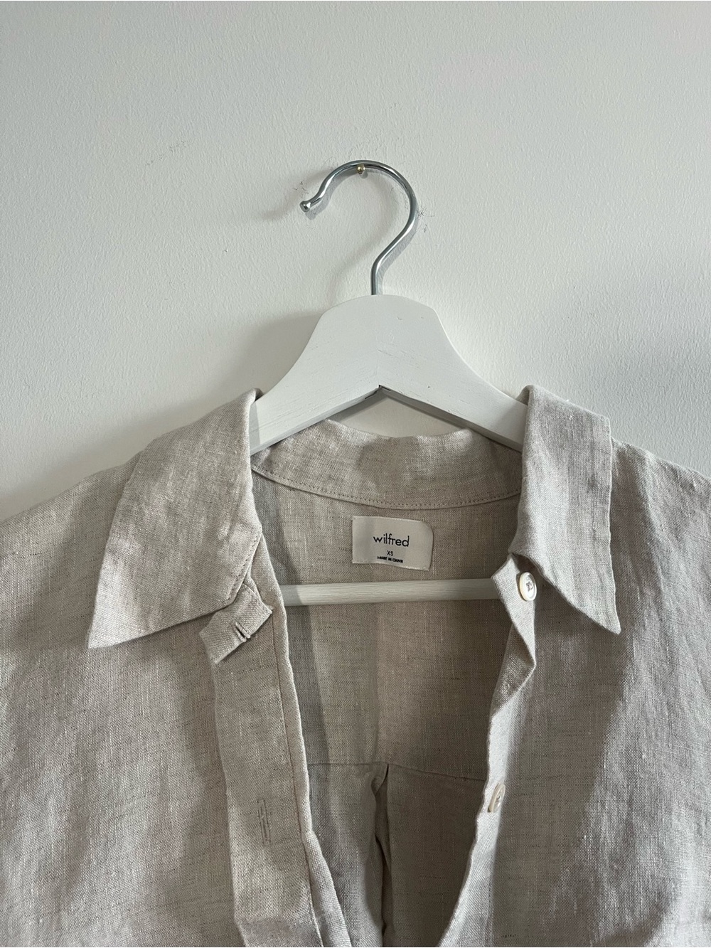 Wilfred Linen Short-Sleeve Button Front Top in Light Beige - Picture 2 of 2